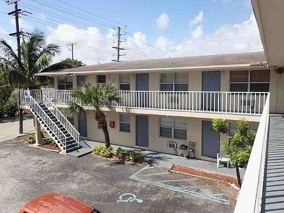 2nd image of 225 S B St #9