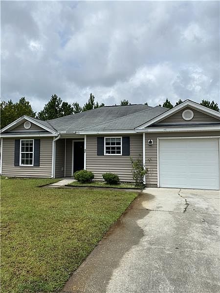 1st image of 30 Twin Oaks Pl