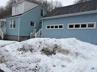 593 Mohegan Avenue Parkway, Waterford, CT 06375