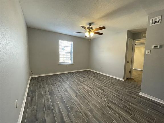 3rd image of 2330 Edenborn Ave APT 107