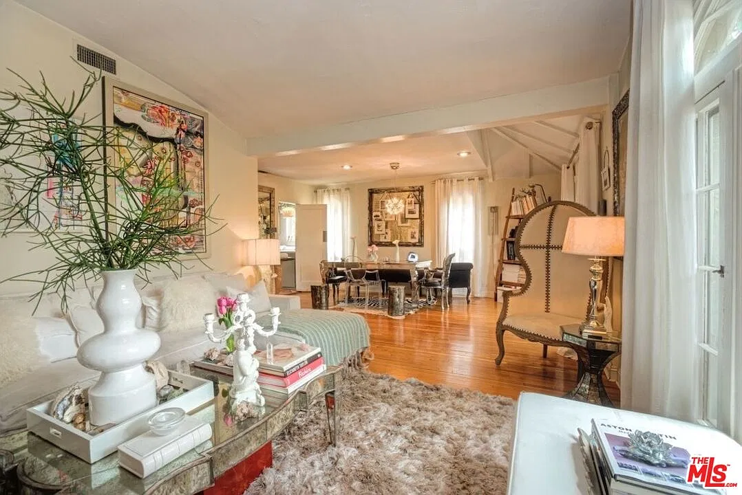 2 bed, 2.0 bath, 1032 sqft, $7,000 — Photo 3