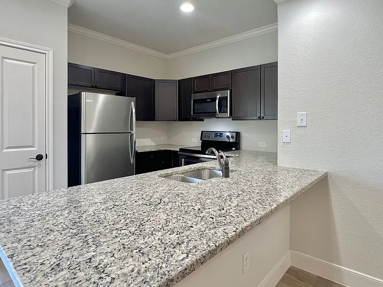 6310 Melanzane Ave #3 — Photo 7