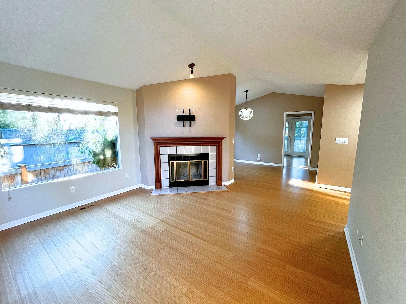 3 bed, 1421 sqft, $3,200 — Photo 4