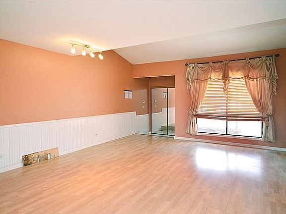 4th image of 453 Harmony Dr #453