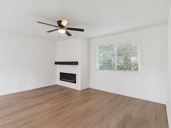 3rd image of 3300 La Canada Dr APT A