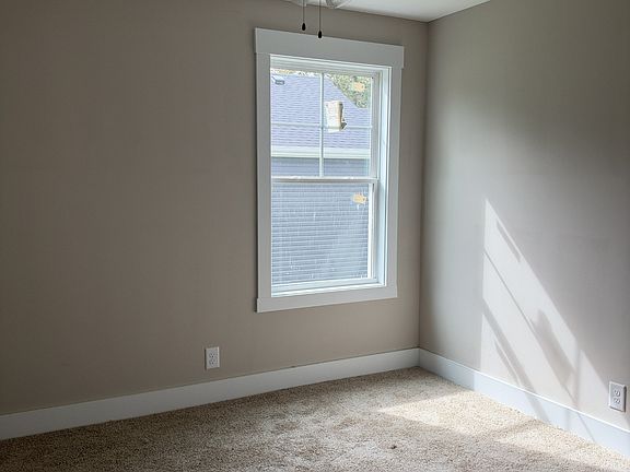 5th image of 122 Alabama Ave