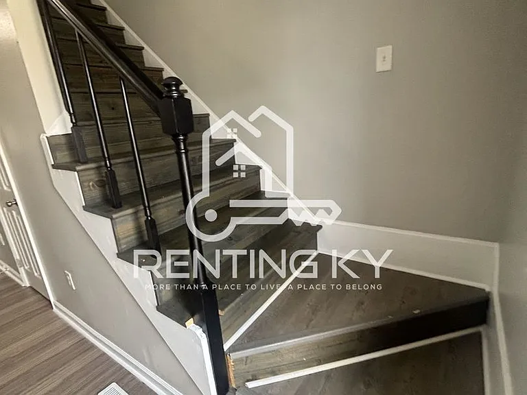 104 Strawberry Ln — Photo 12