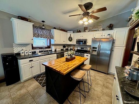 3rd image of 500 Carriage Ln