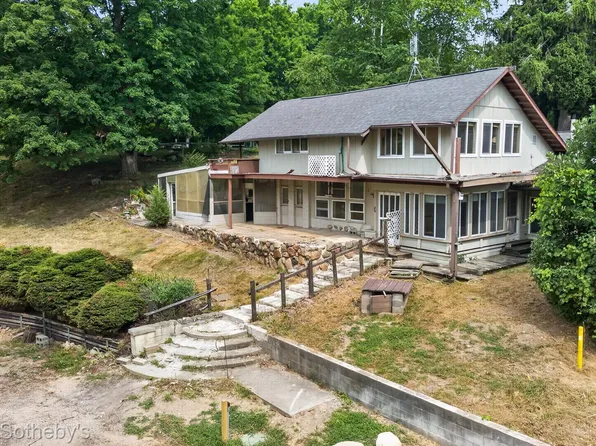 3310 Baldwin Rd, Metamora, MI 48455