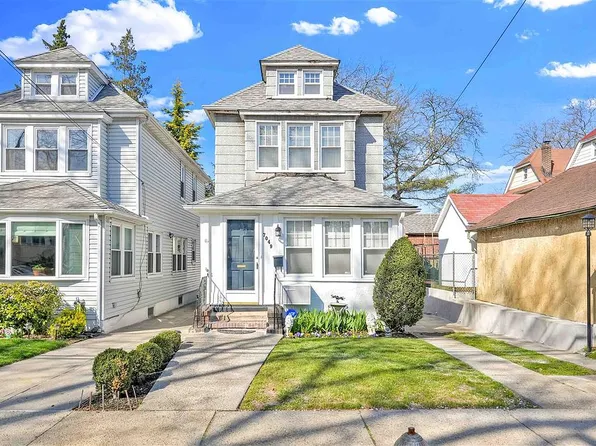 7049 Loubet St, Forest Hills, NY 11375