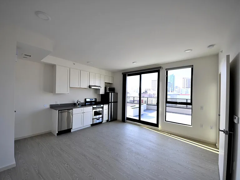 1335 Folsom — Photo 22