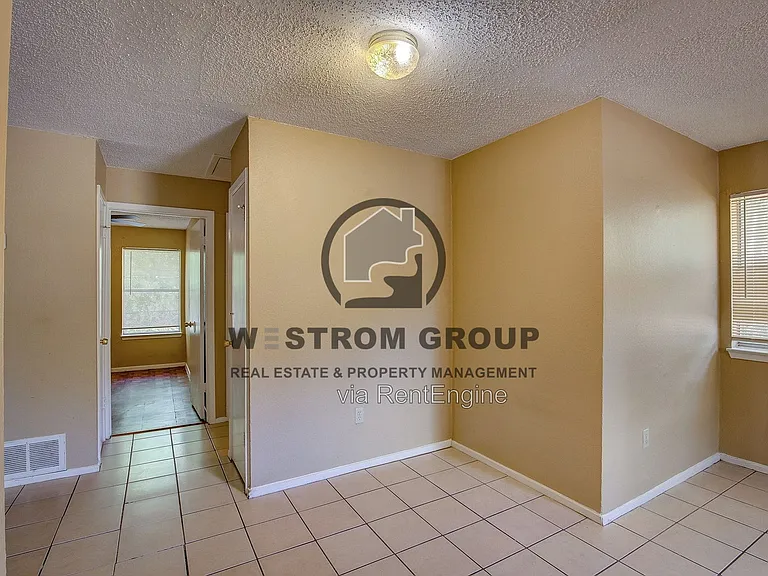 2700 S Adams St — Photo 6