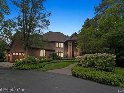 7181 Hillside Dr, Clarkston, MI, 48346