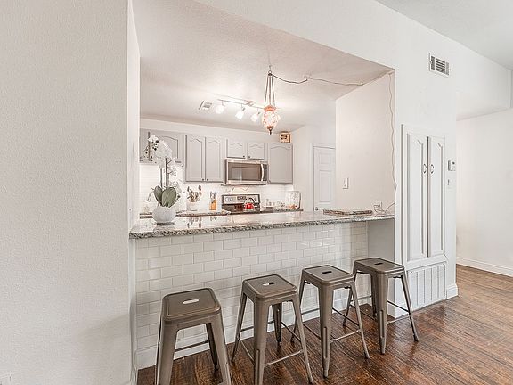 5th image of 205 Saddle Rd