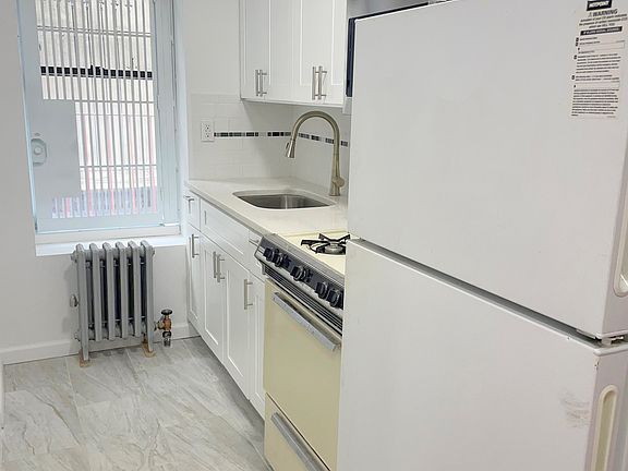 2nd image of 47 Delancey St #2B