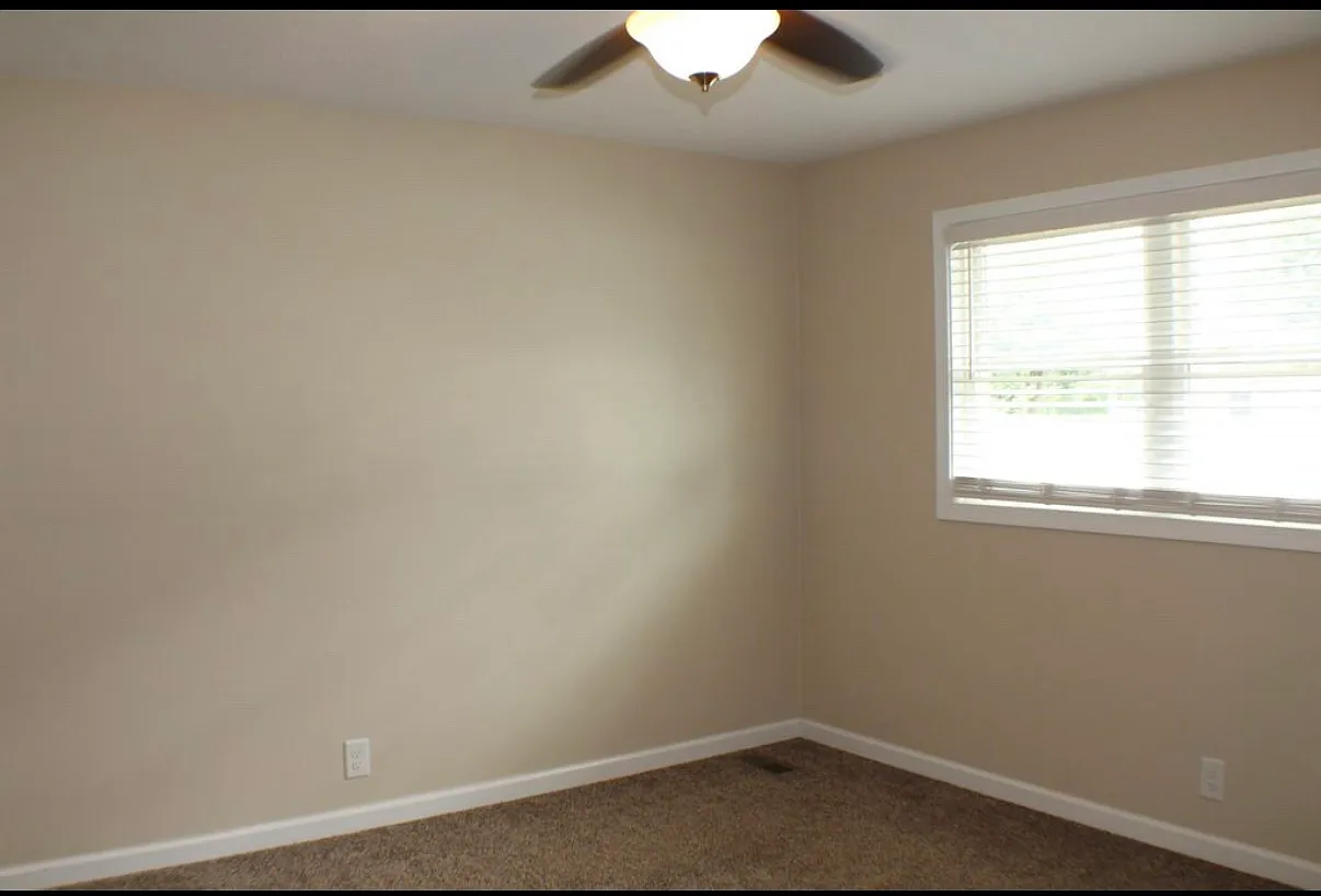 730 Sir Echo Dr — Photo 3