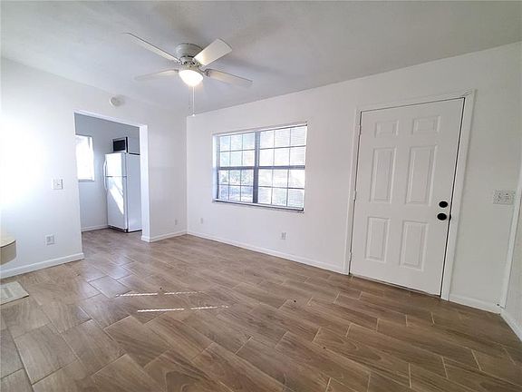 5th image of 3320 W Wyoming Ave