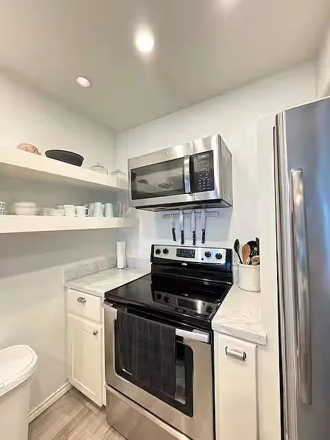 2 bed, 967 sqft, $2,600 — Photo 4