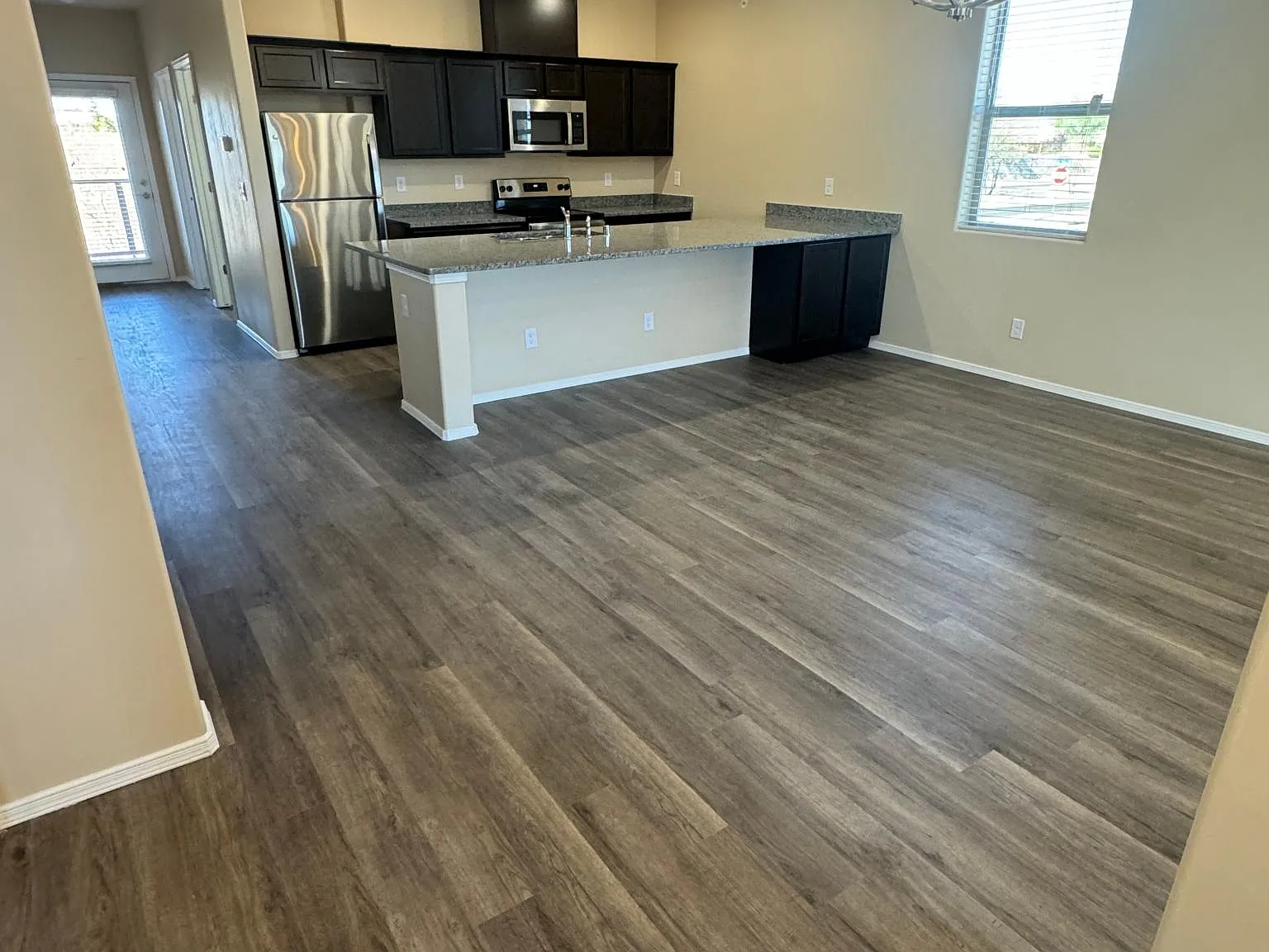 3 bed, 1428 sqft, $1,595 — Photo 1