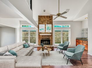 1944 Realistic Dr, Bedford, TX 76021