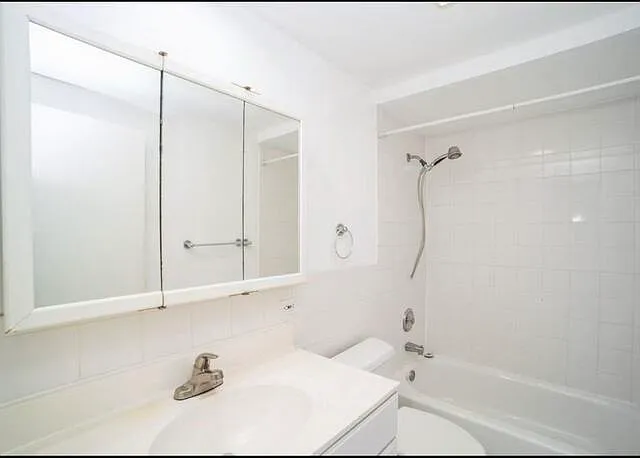 930 Ontario St — Photo 10