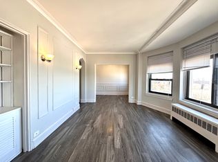 1033 W Loyola Ave APT 802, Chicago, IL 60626