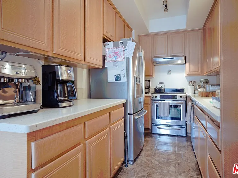 832 Palm Ave #206 — Photo 6