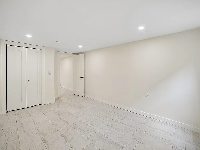 62.5 Oak St #1 — Photo 7