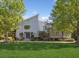 3 Blackberry Ln, North Caldwell, NJ 07006