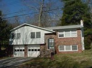 100 Carlisle Ln, Oak Ridge, TN 37830