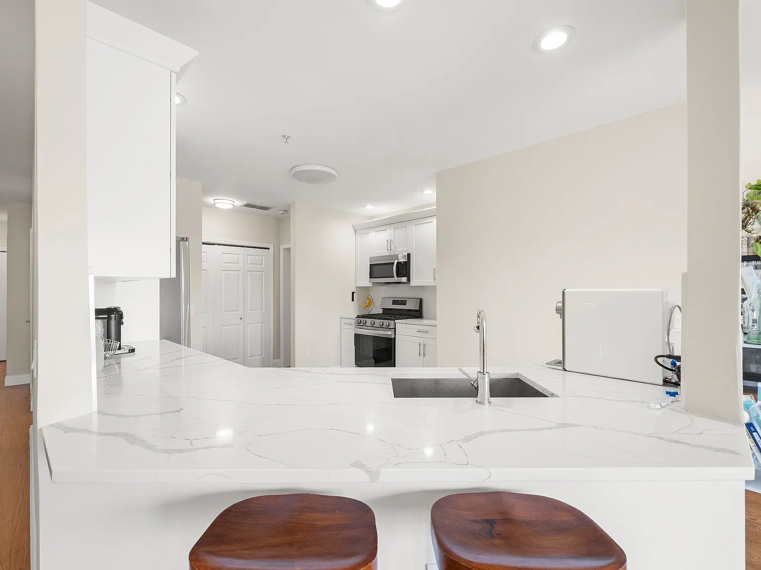 2 bed, 1500 sqft, $4,350 — Photo 1