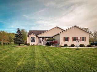 4354 Oak Orchard Rd, Clay, NY 13041