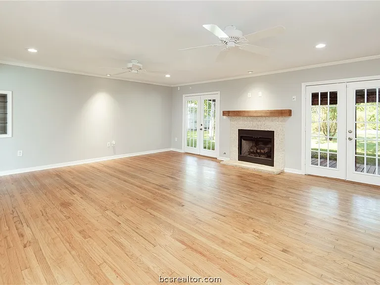 1004 Edgewood Dr — Photo 6