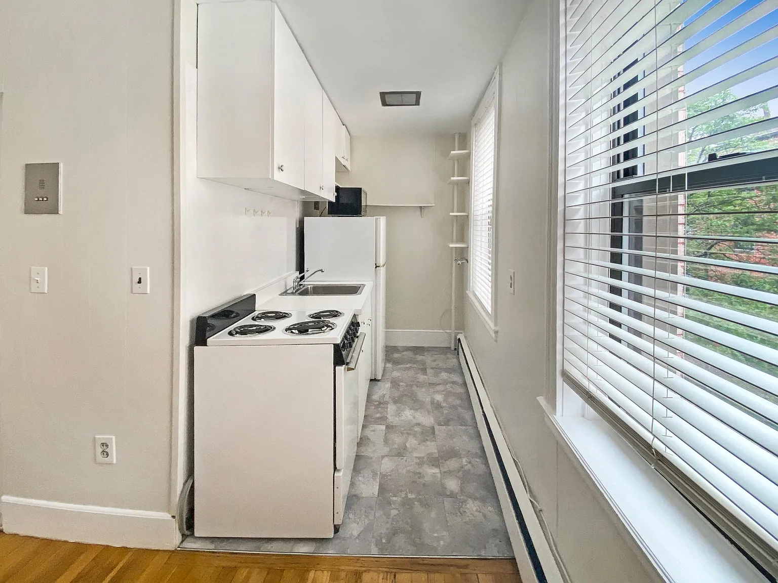 1 bed, 362 sqft, $2,450 — Photo 4