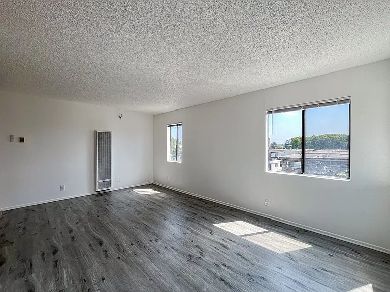 11943 Grevillea Ave — Photo 15