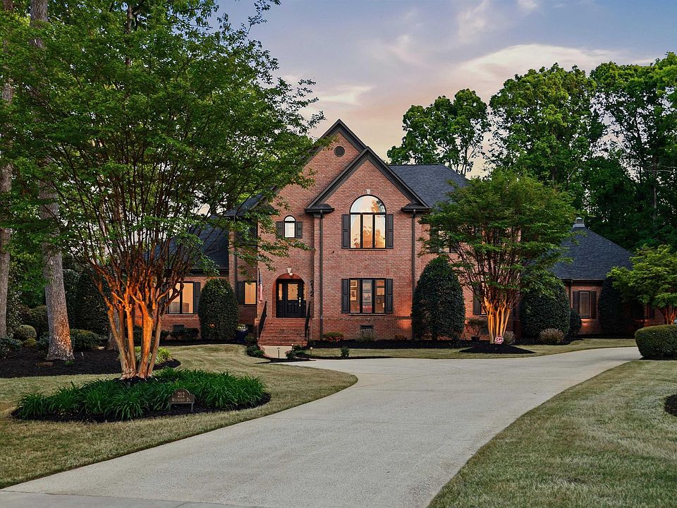 1st image of 212 Weatherby Dr