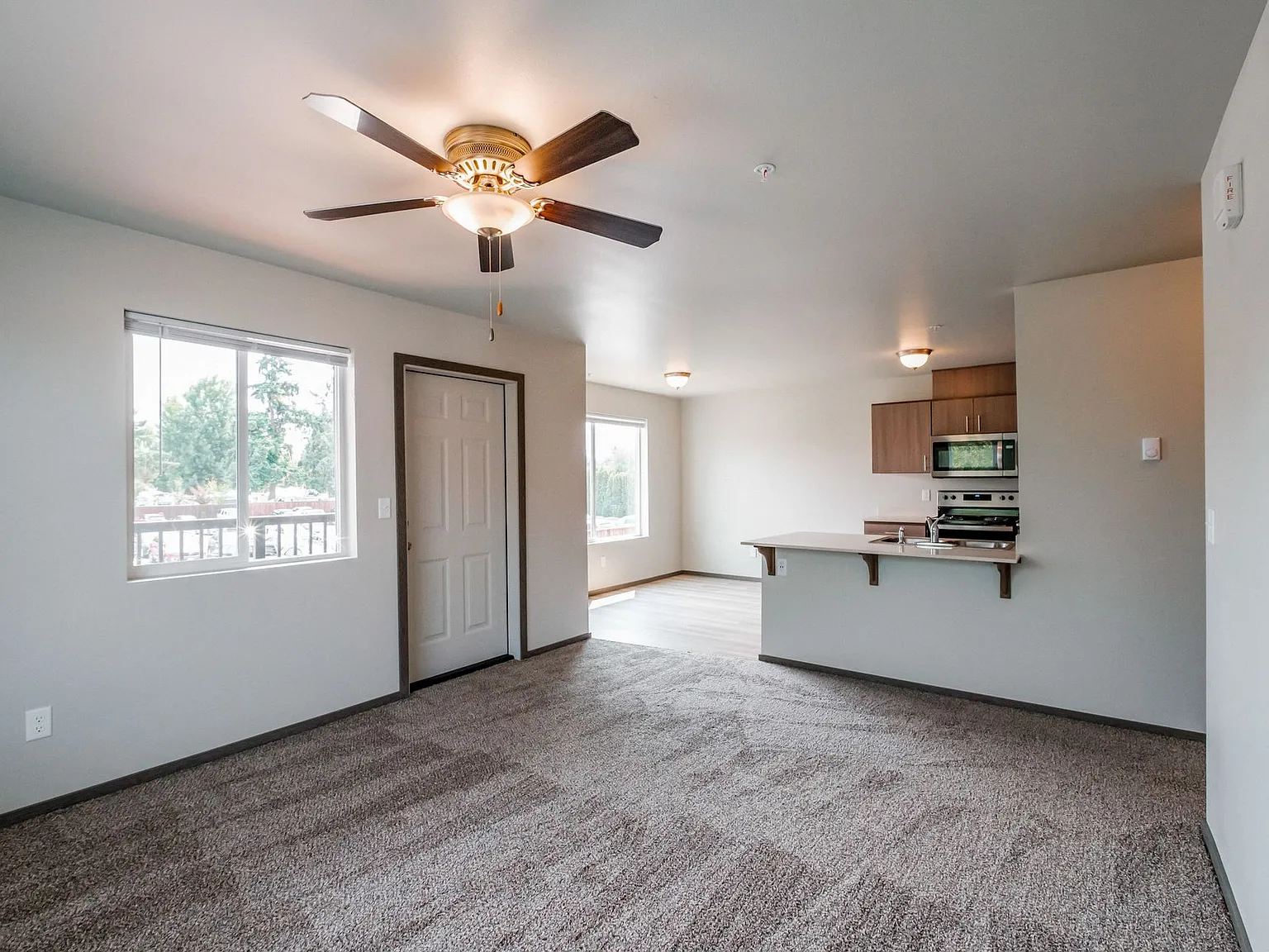 4 Corners Apartments — Photo 2