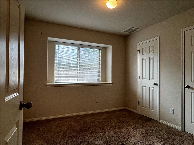 2708 Cottonwood Shores Dr — Photo 32