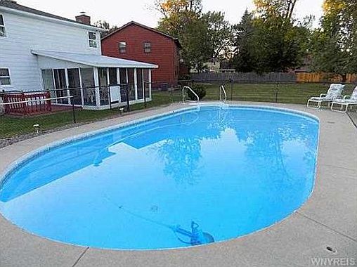 2nd image of 115 Lorna Ln