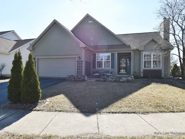 2961 Arbor Ln, Aurora, IL 60502