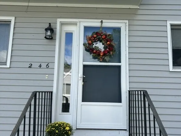 246 Greens Farm Road #246, Branford, CT 06405