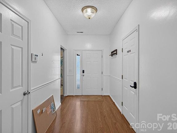 3rd image of 9207 Amy Dr