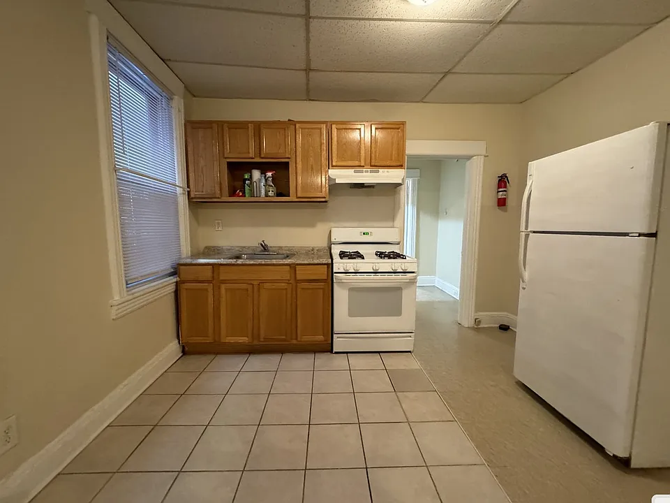 114 Neptune Ave #2L