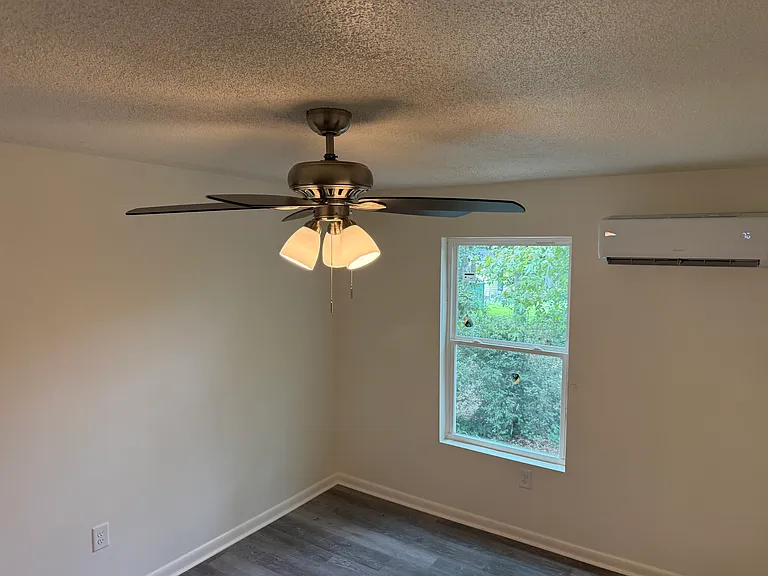 108 Gibson St — Photo 10