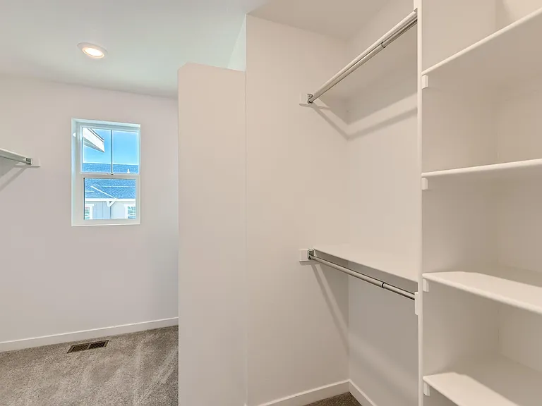 637 Acorn Pl — Photo 10