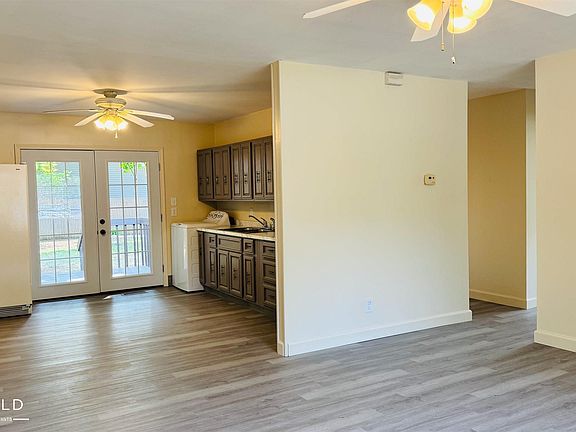 4th image of 705 Isham St