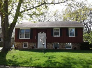 1080 Oakwood Dr, Vermilion, OH 44089