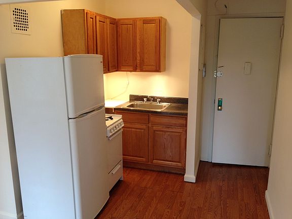 3rd image of 300 E 96th St APT 6E