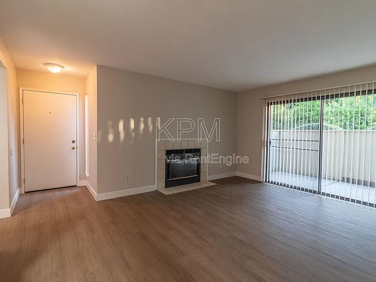 Stamford Court Apartments — Photo 4