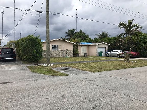 3rd image of 20900 N Miami Ave